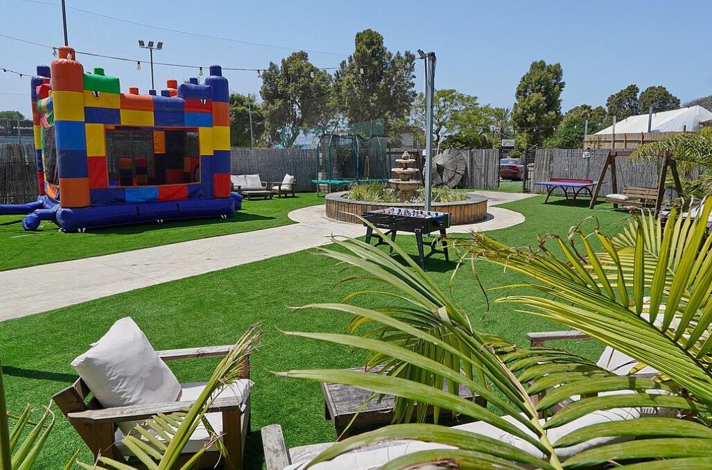 מתחם חיצוני בריכה וג'קוזי - כפר הים - השכרת חדרים לפי שעה בנתניה | פרטיות מלאה 167182